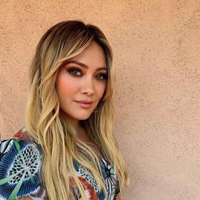 Hilary Duff profile image
