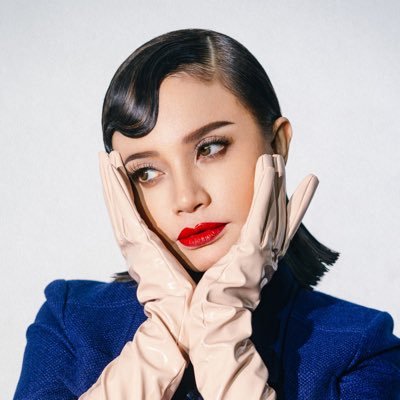 Rossa Roslaina profile image