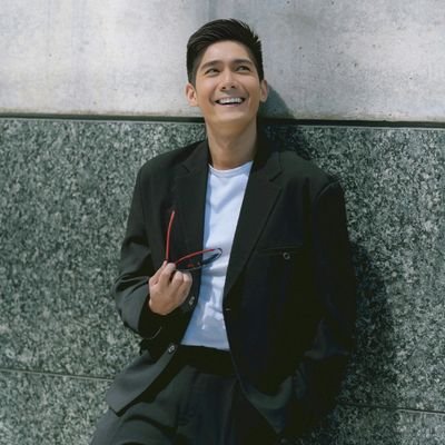 Robi Domingo profile image