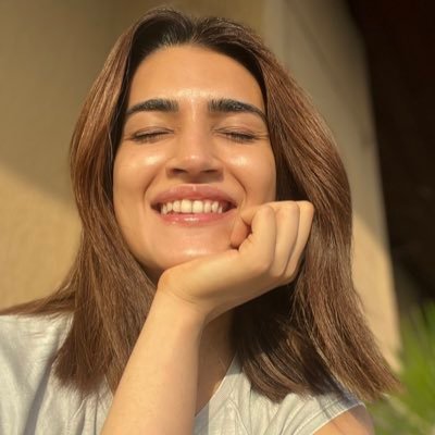 Kriti Sanon profile image