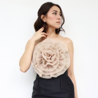 𝐂𝐑𝐈𝐒𝐓𝐈𝐍𝐄 profile image