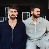THE CHAINSMOKERS