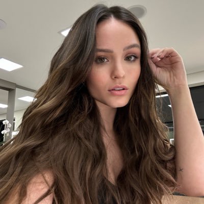 Larissa Manoela 🦋 profile image