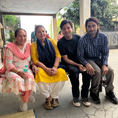 Vikas Khanna profile image