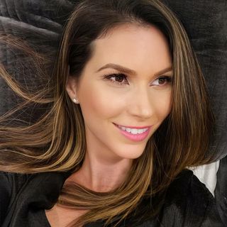 Maya Vander profile image