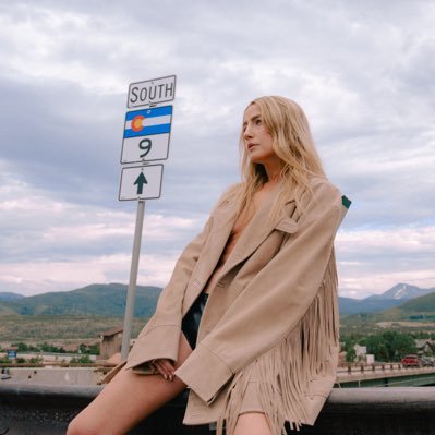 Ingrid Andress profile image